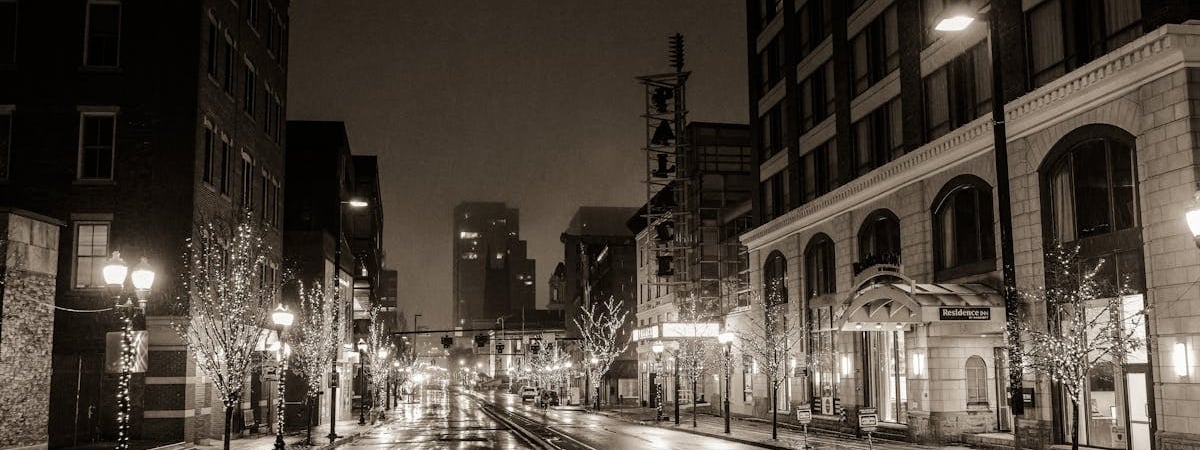 Банк Канады снизил базовую ставку до 3,25% годовых