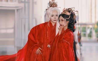 Цены на золото снизились с рекордных максимумов