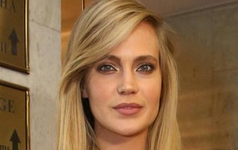 Трогала себя за интимные места: Глюкоза объяснила свое поведение на концерте