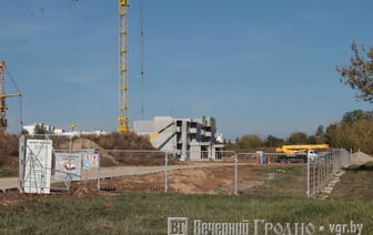 В Гродно в новом микрорайоне Весенний строят первый жилой дом