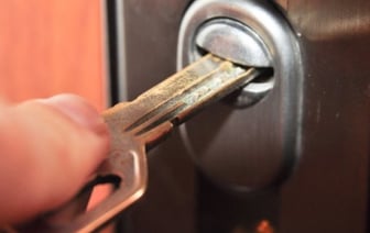 Выбросила SIM-карту и укатила в Гродно. Белоруска нашла идеальную схему обогащения, но та пришлась не по вкусу милиции