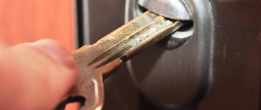 Выбросила SIM-карту и укатила в Гродно. Белоруска нашла идеальную схему обогащения, но та пришлась не по вкусу милиции