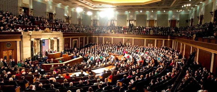 Конгресс США одобрил законопроект о помощи Украине на 61 миллиард долларов