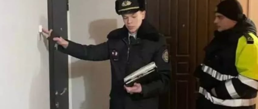 Инспекторы ГАИ и судебные исполнители пришли к должникам по штрафам домой
