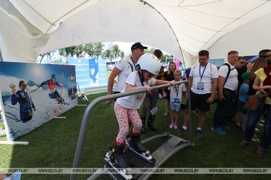 Красочный фейерверк юбилейного ХХ культурно-спортивного фестиваля «Вытокi» в Пружанах