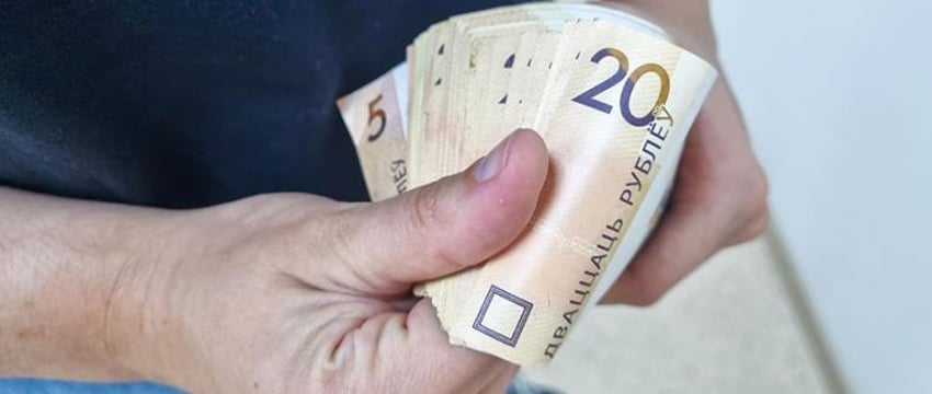 Подростка лишили права распоряжаться деньгами, потому что всё спускал на развлечения