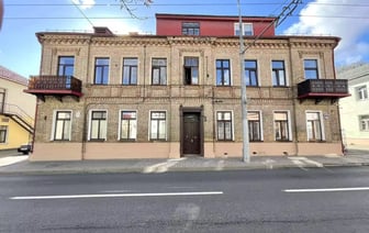 В старинном доме в центре Гродно продают квартиру — узнали, за сколько