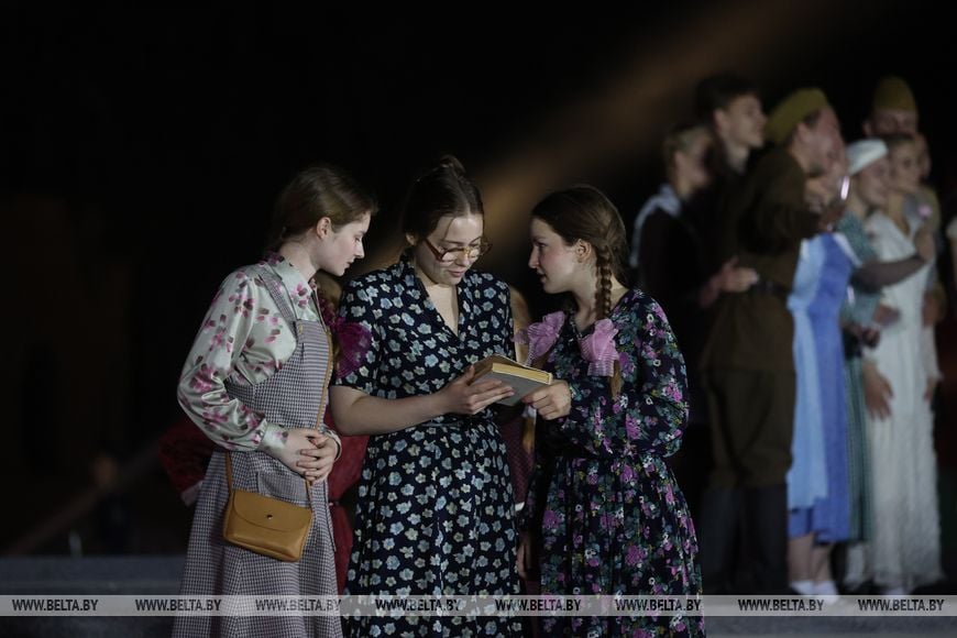 Около 20 тыс. человек стали участниками митинга-реквиема в Брестской крепости