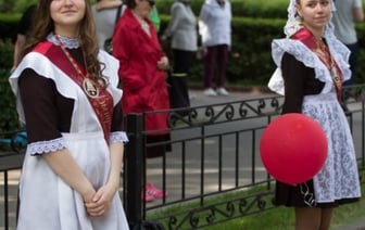 Подготовка к школьному выпускному: стоимость и эмоции