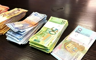 «Кто меньше работает — не меньше зарабатывает» — Замминистра потребовал исправить «парадокс» с зарплатами в Гомельской области