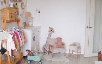 Детская мечты и нестандартные балконы. Как семья из Бреста превратила трешку в инстаграмную квартиру