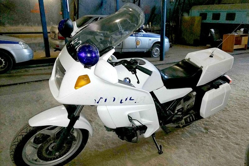 МВД продает милицейский мотоцикл с мигалками. Сколько стоит?