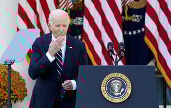 «Послушайте, ребята» — Байден пообещал мирно передать пост президента Трампу