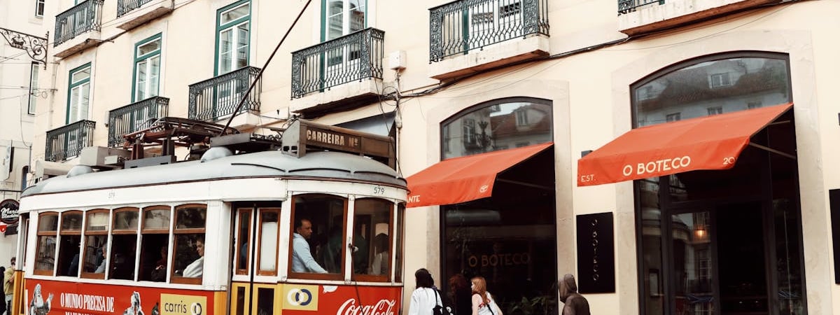 Испания с апреля 2025 года перестанет выдавать «золотые визы»