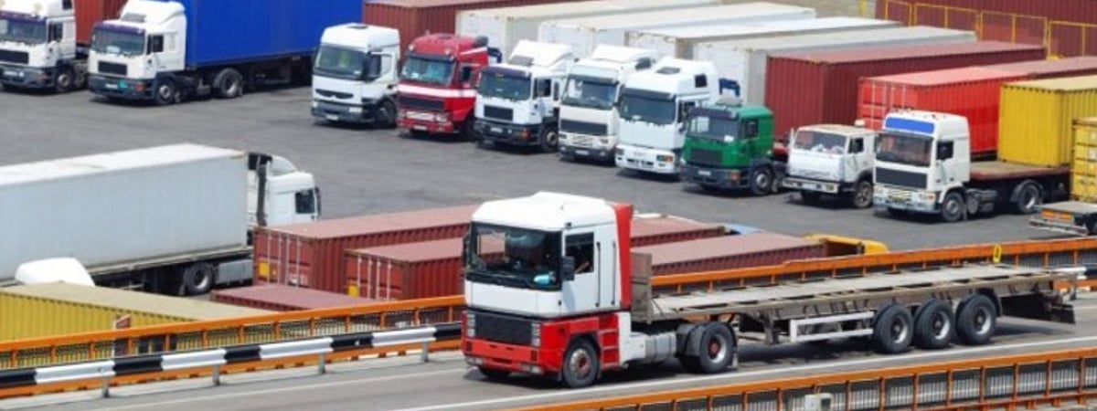 Варшава не исключает закрытия границы для грузового транспорта