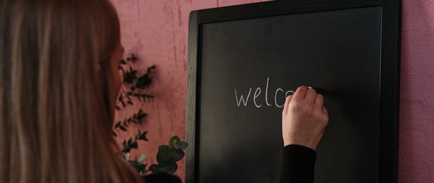 В Беларуси среднему медперсоналу увеличили надбавки к зарплатам. Какие и на сколько?