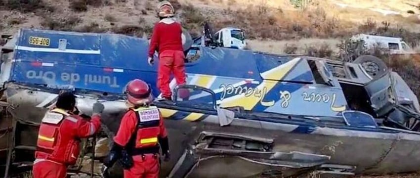 Автобус упал с 200-метровой высоты в Перу, погибли музыканты