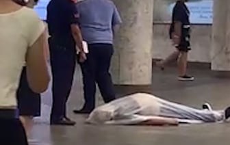 Мужчина умер в метро Минска