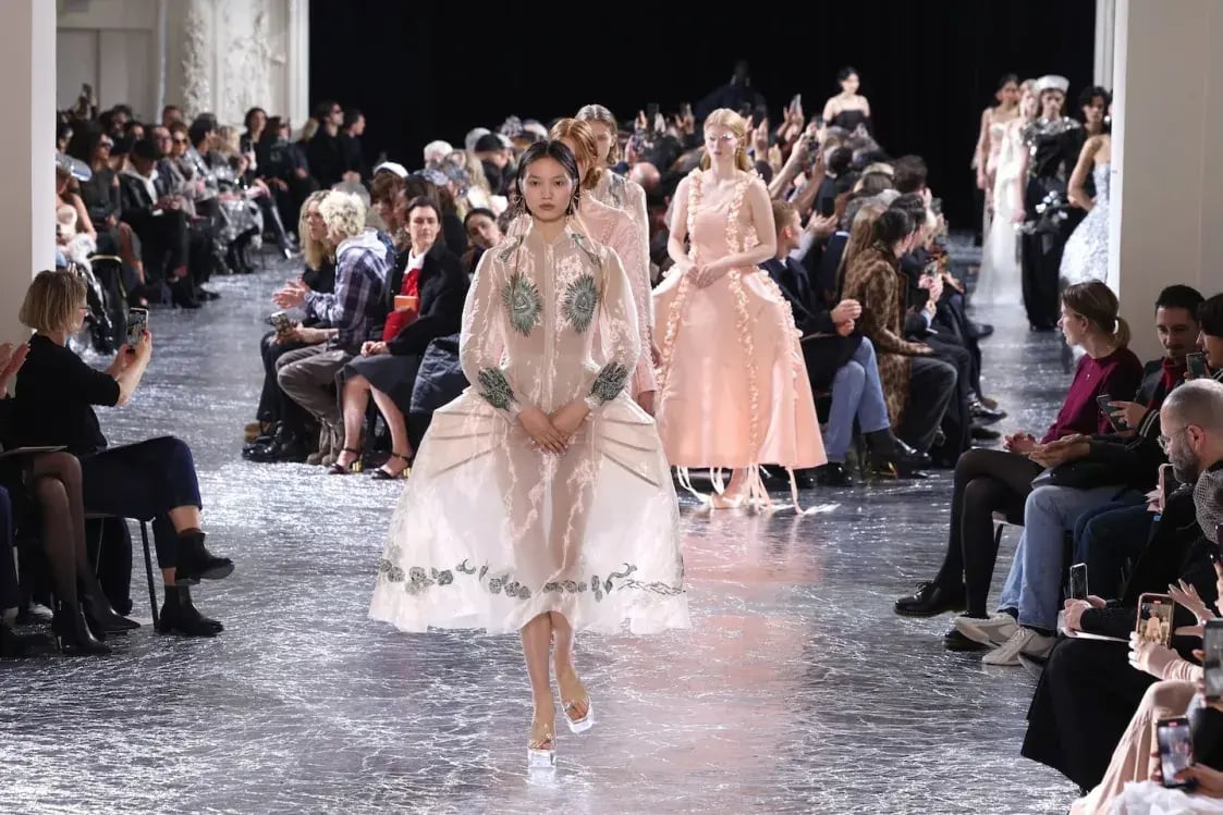 Самые яркие образы Недели моды в Париже — фото