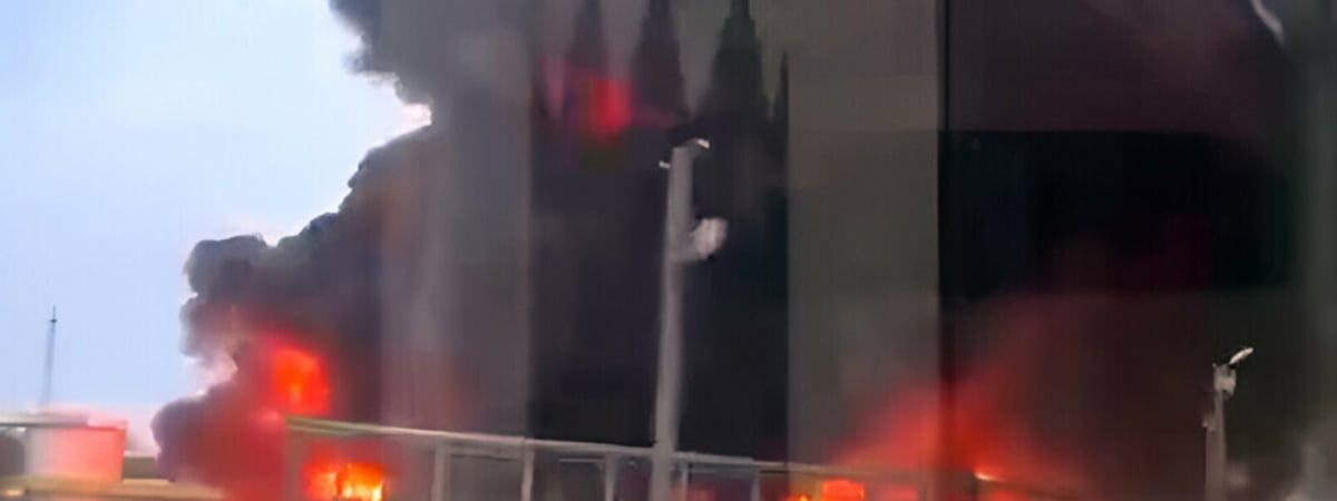 Российская ПВО «сбила» украинский дрон прямо над нефтебазой в Брянске — Видео