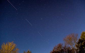 Starlink доставляет интернет в отдаленное племя. Они подключаются к сети.