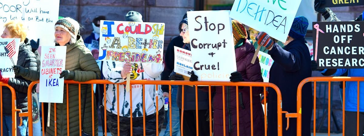 Суд потребовал от администрации Трампа вернуть агентство AP в Белый дом