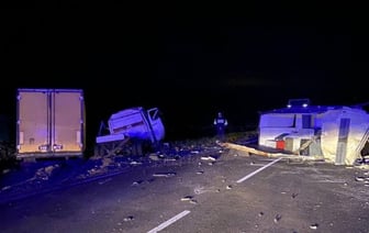 Mercedes влетел под фуру в Брестской области