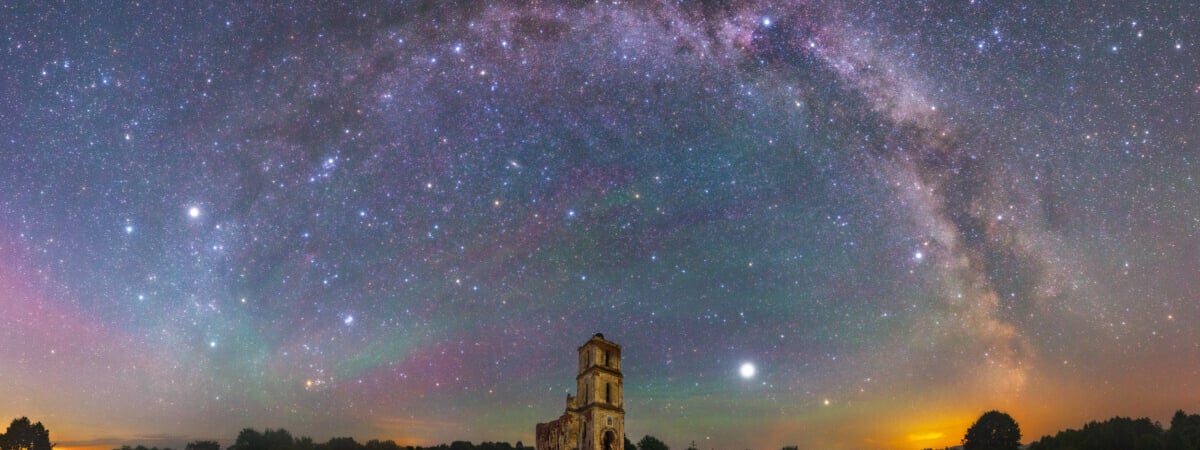 Луна в красном, Сатурн без колец и Утренняя звезда. Белорусский астрофотограф раскрыл главные астрономические события 2025 года — Фото