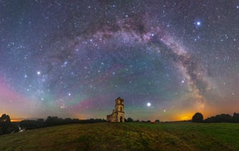 Луна в красном, Сатурн без колец и Утренняя звезда. Белорусский астрофотограф раскрыл главные астрономические события 2025 года — Фото