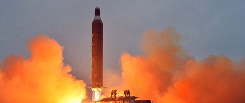 Северная Корея объявила о успешном испытании ракеты с разделяющейся боеголовкой