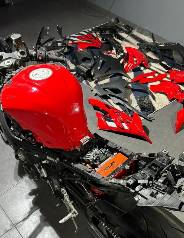 Брестчанин заказал BMW S1000 RR из США и сделал его звездой Instagram