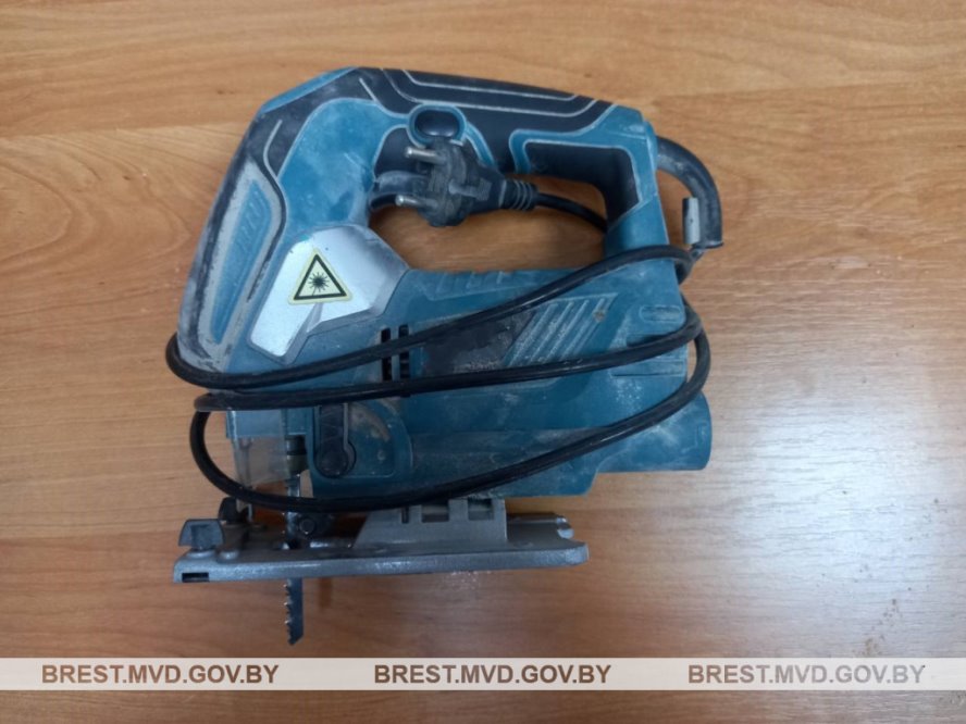 В Бресте мужчина похитил с бывшей работы стройинструменты