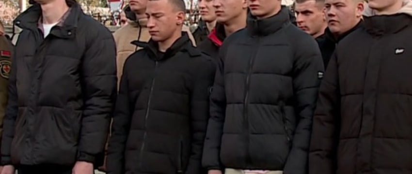 В Бресте первых призывников торжественно отправили на службу