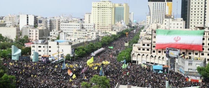 Похороны президента Ирана в Мешхеде
