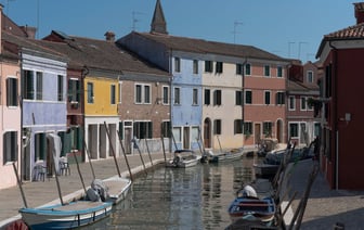 Исполняют желания, наполняют энергией. Жители Полоцка рассказали, почему любят гулять по городским мостикам