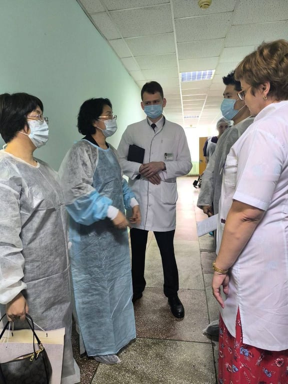 Китайский специалист дал мастер-класс по иглоукалыванию в ЦГБ Бреста