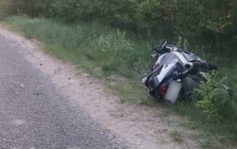 Байкер-бесправник попал в ДТП в Пинском районе