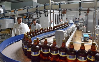 До 600 млн бутылок в год. В Беларуси решили создать «кластер национальных напитков». Это что такое и где?