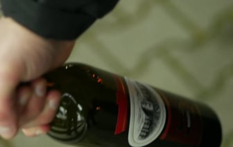 Наказание за покупку алкоголя для несовершеннолетних и энергетики в Беларуси