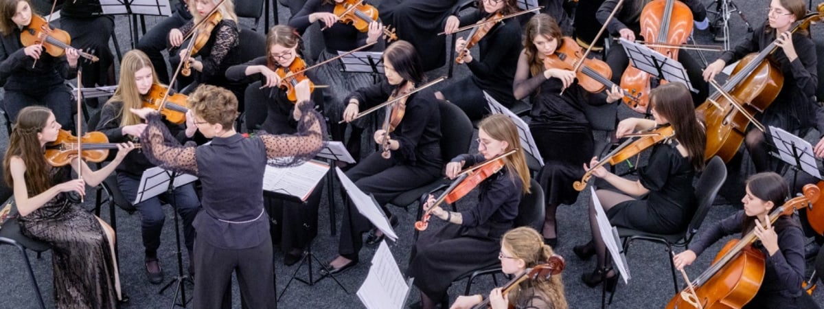 «Настроение – Весна!»: TRINITI приглашает в эту пятницу на открытый концерт камерного оркестра