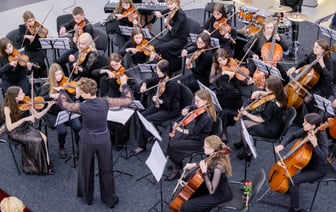 «Настроение – Весна!»: TRINITI приглашает в эту пятницу на открытый концерт камерного оркестра