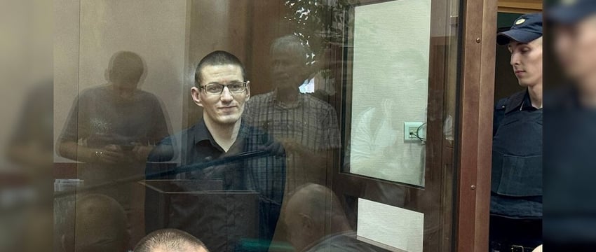 Россия заключила в тюрьму гражданина США, признав его виновным в попытке продажи наркотиков.