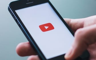 Министр информации: в Беларуси не планируется закрывать YouTube
