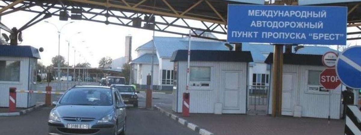 Приносит государству около полумиллиона долларов в месяц: выезд из Беларуси за границу готовы навсегда сделать платным