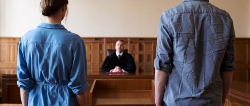 В Беларуси суд лишил мать-алкоголичку и безответственного отца родительских прав
