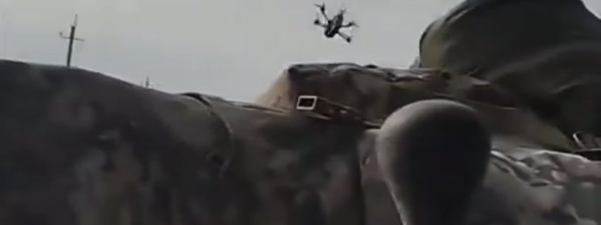 «Бежим!» — На видео попал удар украинского дрона по китайскому вездеходу