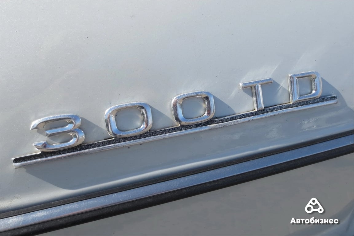 Погибать под забором такие автомобили не должны: мнение владельца Mercedes W123
