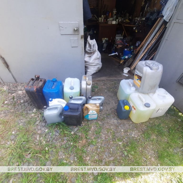 В Пинске управленец похищал топливо предприятия