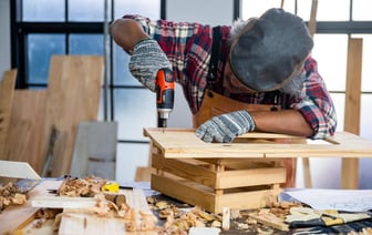 Учёные в Китае придумали, как сделать суперпрочные доски из обычной древесины. Что нужно сделать?