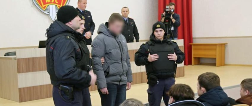 В Гомеле подростка арестовали в актовом зале перед сверстниками